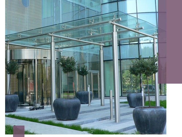 Навесы из стекла на заказ в Ивантеевке — монтаж и установка