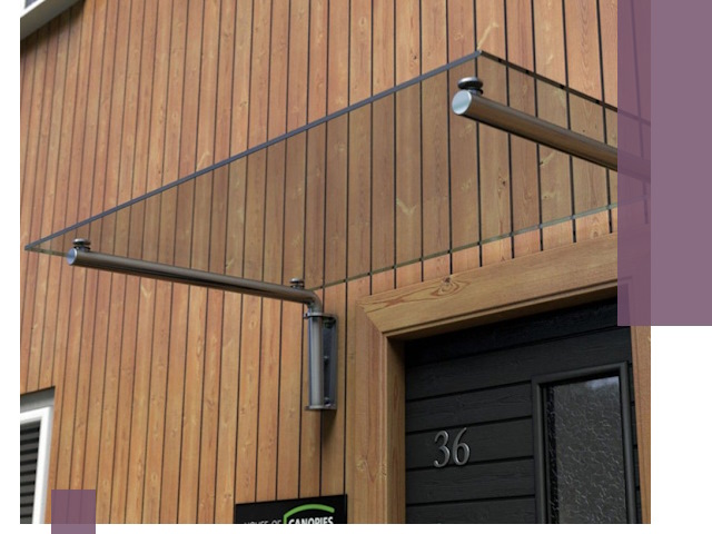 Стеклянные козырьки на входы и фасады в Ивантеевке