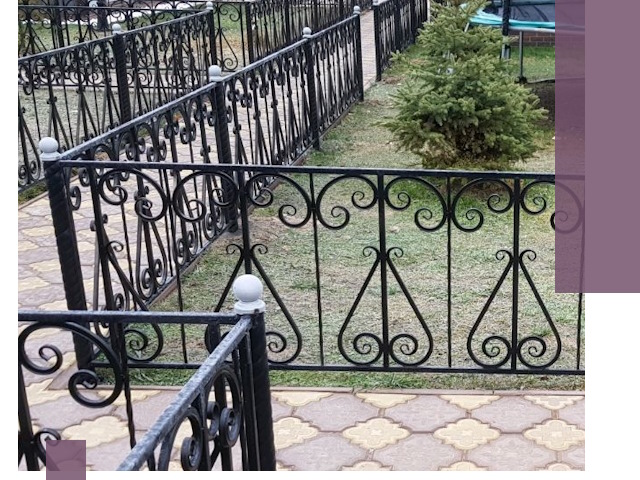 Кованые газонные ограждения под ключ в Ивантеевке