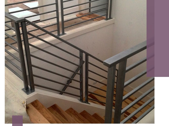 Изготовление поручней из металла и дерева в Ивантеевке